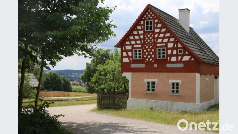 Viele Latten dicht an dicht: Zäune waren früher nicht nur Zierde, sondern echter Schutz für den Garten. Bild: mvs