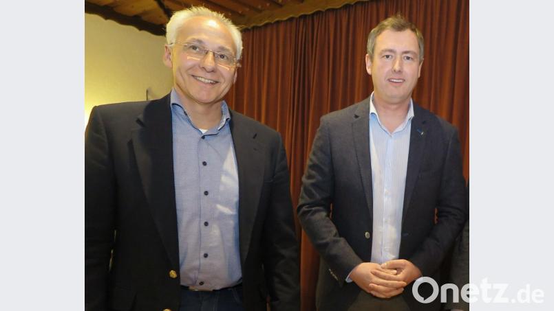 Hans Koch (links) und Thomas Kopf (rechts) wollen für die Liefergemeinschaft für Bioenergie die Weichen neu stellen. Bild: Hirsch