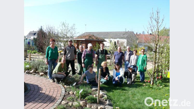 Das Gartenpersonal der Umweltstation Waldsassen wird auch in diesem Jahr zusätzlich von der Gartengruppe der Lebenshilfe Marktredwitz unterstützt. Bild: kgg