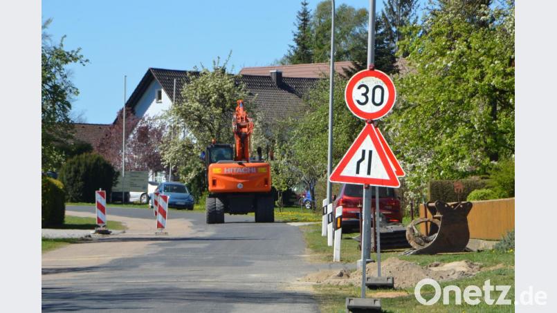 In Straßenhäuser wird an der Thomasbühlstraße gearbeitet. Der 700 Meter lange Straßenzug wird ebenfalls hergerichtet. Bild: dob
