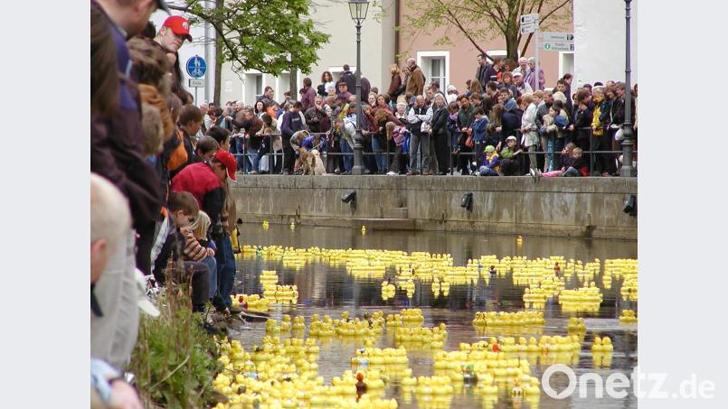 Diese Aufnahme von AZ-Fotograf Wolfgang Steinbacher beweist: Schon beim Duck Race war viel los. Bild: tk