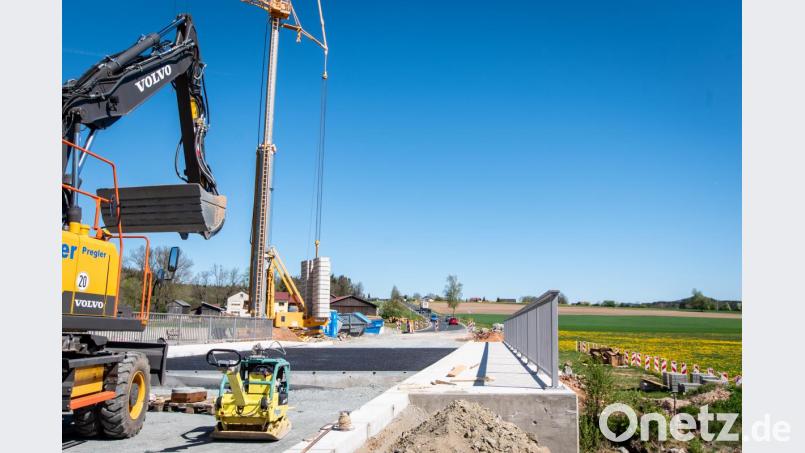 Die Baustelle der neuen Haidenaabbrücke zwischen Höflas und Neustadt am Kulm. Bild: pml