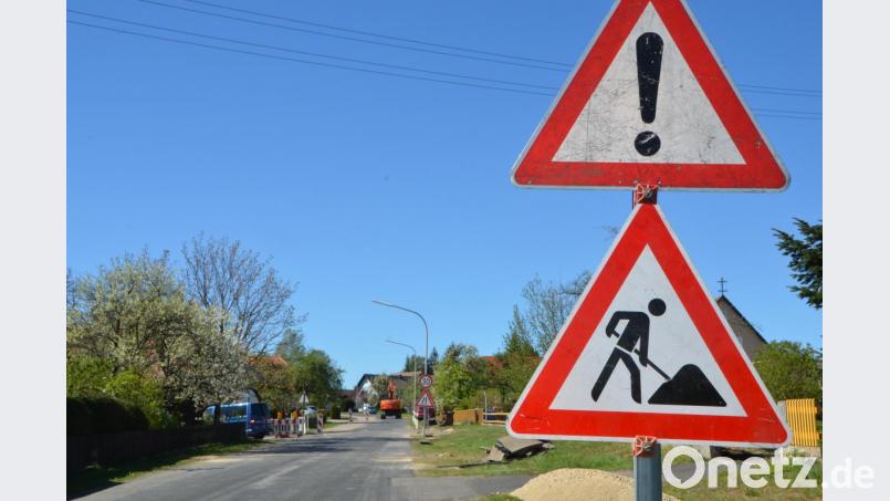 In Straßenhäuser wird an der Thomasbühlstraße gearbeitet. Der 700 Meter lange Straßenzug wird ebenfalls hergerichtet. Bild: dob