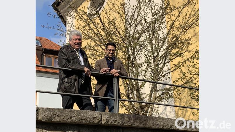 Jan Opl, der junge Bürgermeister der tschechischen Gemeinde Tlučná, hat sich mit seinem Flosser Amtskollegen Günter Stich (links) trotz Sprachbarrieren von Anfang an sehr gut verstanden. Bild: omu