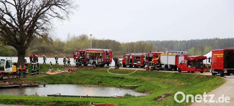 Die Wehren brachten einen Großteil ihres Fahrzeugparks zum Einsatz. Bild: Ertl, Willi