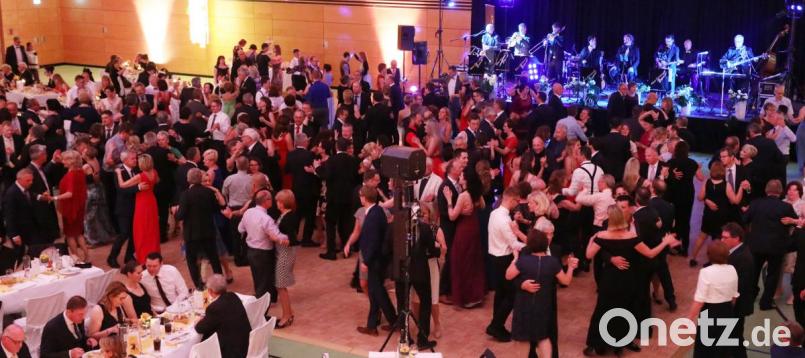 52 Gäste kamen zu &quot;Schwandorf tanzt&quot;, das zum 8. Mal in der Oberpfalzhalle über die Bühne ging. Bild: Gerhard Götz