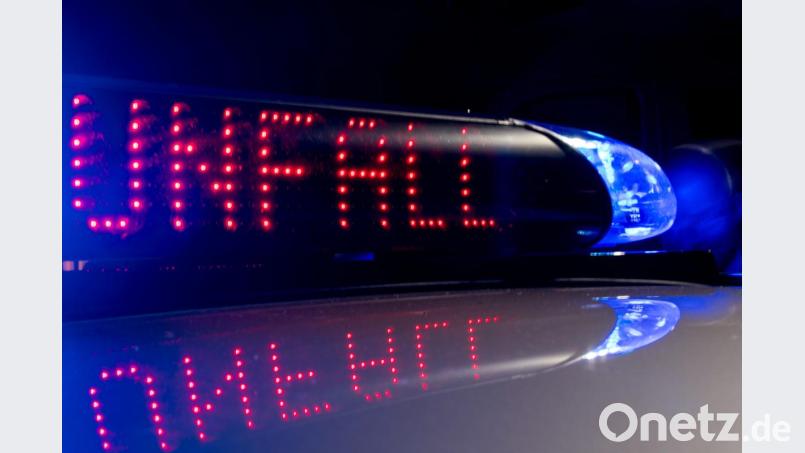 In Aschach hat sich eine Rollerfahrerin bei einem Sturz verletzt. Die 17-Jährige hatte versucht, einem entgegenkommenden Kleintransporter auszuweichen. Bild: Monika Skolimowska/ZB/dpa