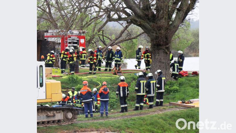 An der Großübung der sieben Vilsecker Ortswehren im Gut Heringnohe waren rund 100 Einsatzkräfte beteiligt. Bild: Ertl, Willi