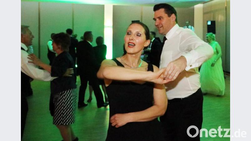 Landrat Thomas Ebeling und Ehefrau Sina bei ihrem Lieblingstanz. Bild: Gerhard Götz