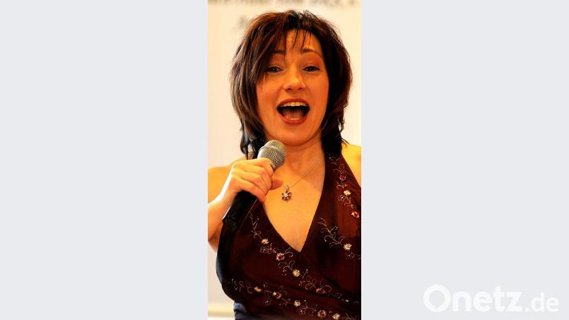 Brigitte Traeger gibt in der Pfarrkirche St. Georg ein Benefizkonzert für „Lichtblicke“. Bild: Stephan Huber