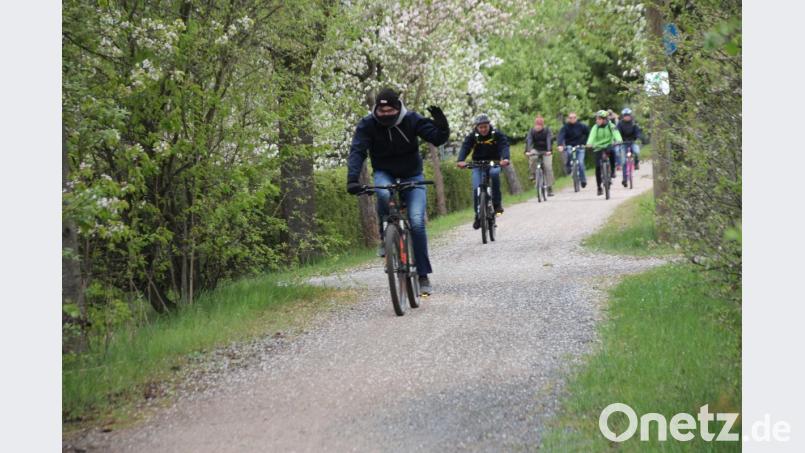 Warm eingepackt starteten die meisten Radler von Schönsee aus in Richtung Wölsendorf. Bild: frd