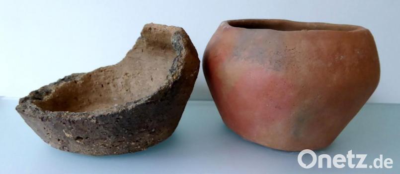 Etwa so wie die Replik rechts im Bild könnte der gefundene,
beschädigte Kumpf (links) vormals ausgesehen haben. Bild: ken