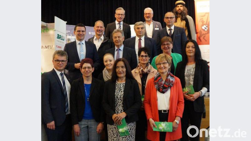Der Vorsitzende des Vereins “Schwarzachtalmesse Neunburg“, Peter Scheitinger, freute sich zur Eröffnung der Ausstellung über die große Zahl an Ehrengästen und dankte seinem Team für die hervorragende Arbeit. Bild: weu