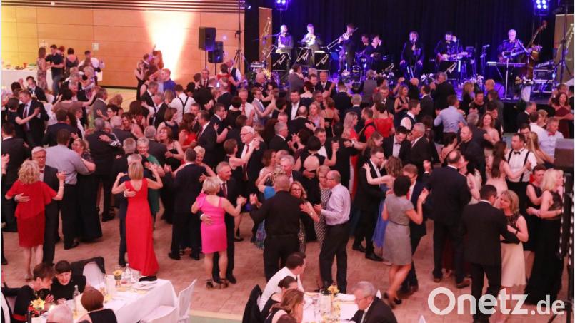 52 Gäste kamen zu &quot;Schwandorf tanzt&quot;, das zum 8. Mal in der Oberpfalzhalle über die Bühne ging. Bild: Gerhard Götz