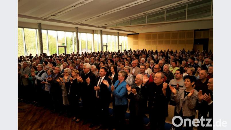 Die Blaskapelle Gerhard Träger überzeugt die Besucher in der ausverkauften Stadthalle mit einem abwechslungsreichen &quot;Böhmisch-Mährischen Konzert&quot;. Bild: arw