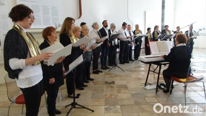Der Chor Simcha aus Nürnberg gastierte mit dem Konzertprogramm &quot;Shalom Alechem&quot; in der ehemaligen Synagoge. Bild: hka
