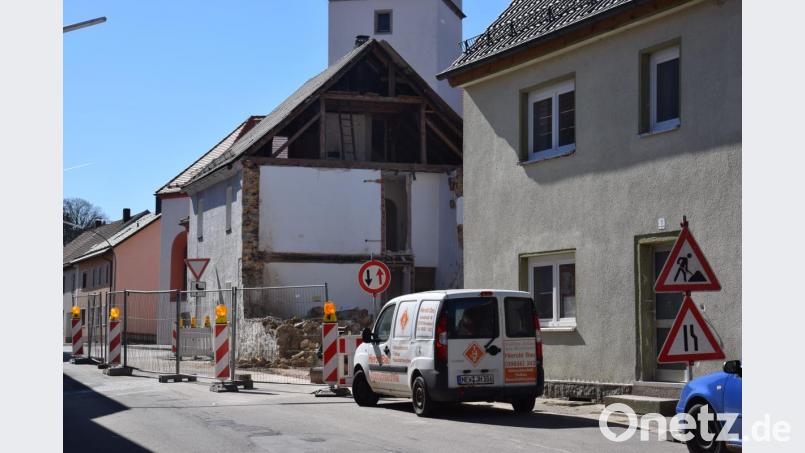 Die Abbrucharbeiten am Anwesen Marktplatz 2 sind soweit erledigt. Die Fertigstellung des Umbaus ist für Februar 2020 geplant. Bild: fla