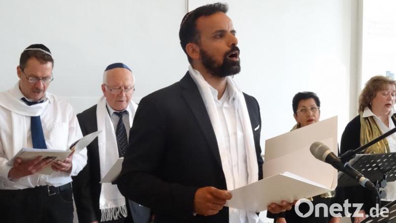 Yonatan Amrani aus Israel sang unter anderem das &quot;Lied der Freude&quot;. Bild: hka