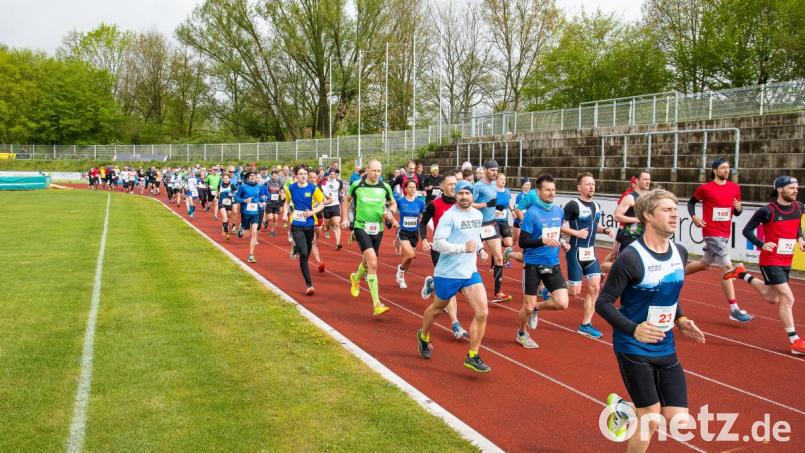 Insgesamt machten sich 262 Läufer auf die Beine beim 10-Kilometer-Lauf und beim Halbmarathon, Bild: chl