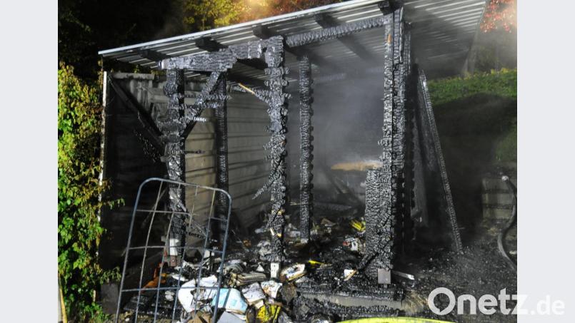 In der Raigeringer Straße brannte dieser Schuppen. Bild: gf