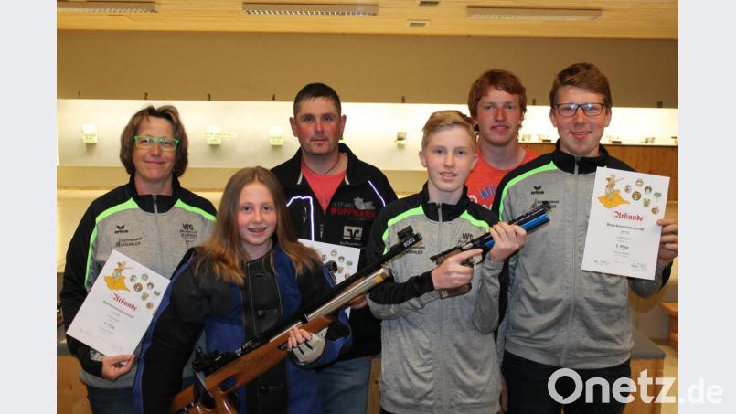 Gleich vier Gewinner gab es bei den St. Thomas Schützen bei der Bezirksmeisterschaft in Hochbrück bei Regensburg. Bild: exb