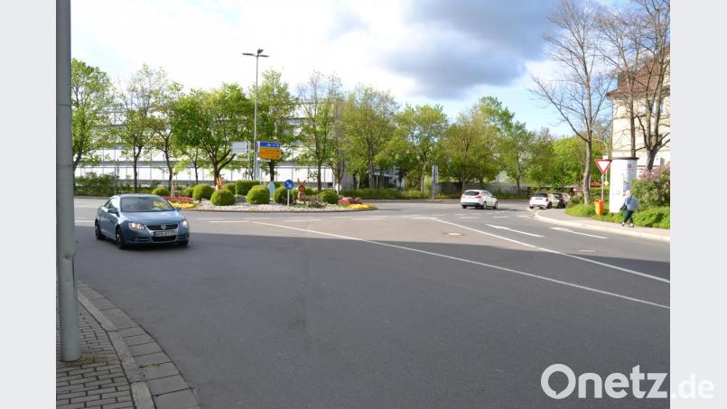 Nach Wilhelm Mosers Vorschlag: &quot;Kreisel&quot; zu Kreisverkehr und dann ein Fußgängerüberweg hier. Bild: hcz
