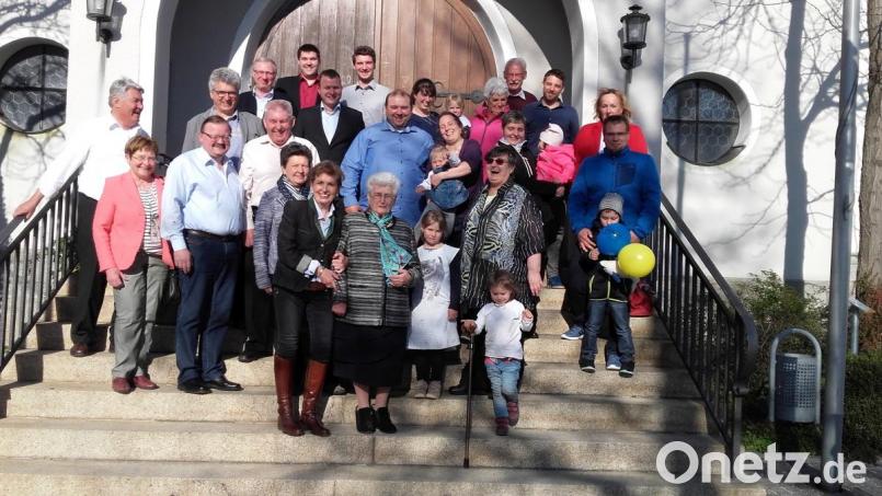 Viele Glückwünsche konnte Irmgard Weiß zum 90.Geburtstag entgegennehmen. Bild: awo