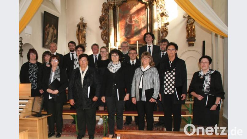 Der katholische Kirchenchor bot den gut 100 Besuchern einen musikalischen Hochgenuss. Bild: fpoz
