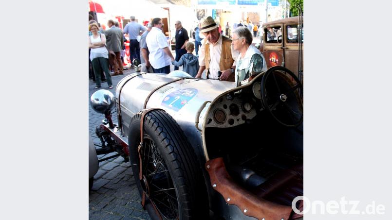 Das Oldtimertreffen startete im vergangenen Jahr am Alten Rathaus. Bild: R. Kreuzer