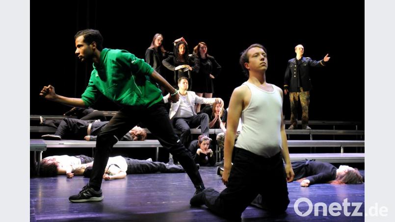 Eine moderne Variante des Shakespeare-Klassikers Macbeth inszeniert der Jugendtheaterclub des Stadttheaters im siebten Jahr seines Bestehens. Die Aufführungen sind an den Samstagen 11. und 18. Mai. Bild: Stephan Huber