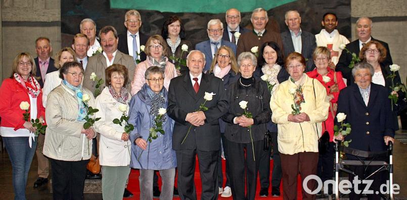 Die Jubelkommunikanten der &quot;runden Jahrgänge&quot; erinnern an die Erstkommunion. Bild: zer