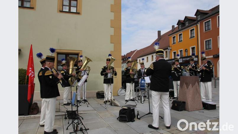 Die Kaoliner Musikanten begleiteten die Maifeier in Hirschau. Bild: ads