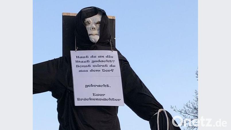 Da könnte man fast Angst kriegen, wenn einem der Sensenmann so düster droht. Aber glücklicherweise war's nur ein Walperer-Scherz. Bild: exb