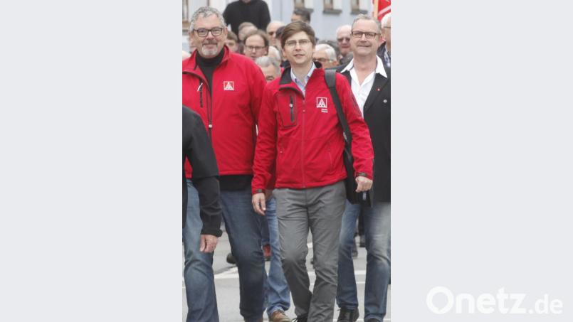 Tom Hiltl, Rico Irmischer und Wolfgang Kurzendorfer (von links) forderten in ihren Reden ein "soziales und gerechtes Europa". Bild: Hirsch