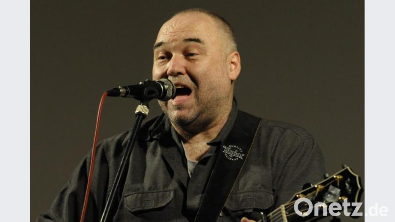 Der fränkische Poet und Liedermacher Wolfgang Buck gibt am Sonntag, 5. Mai, in Michelfeld ein Konzert. Bild: Petra Hartl