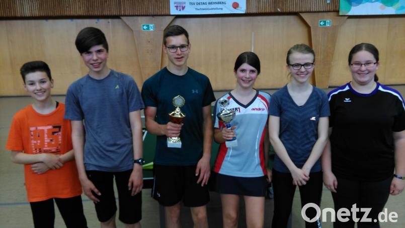 Die Tischtennisvereinsmeister (von links): Til Meier, Tizian Ziegler, Lukas Fleischmann, Sophia Ziegler, Sabine Näger und Sophie Wild. Bild: wdb