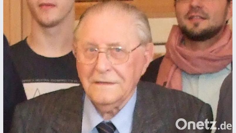 Johann Bundscherer ist im Alter von 94 Jahren verstorben. Am Donnerstag gaben ihm Weggefährten in Auerbach das letzte Geleit. Bild: sck