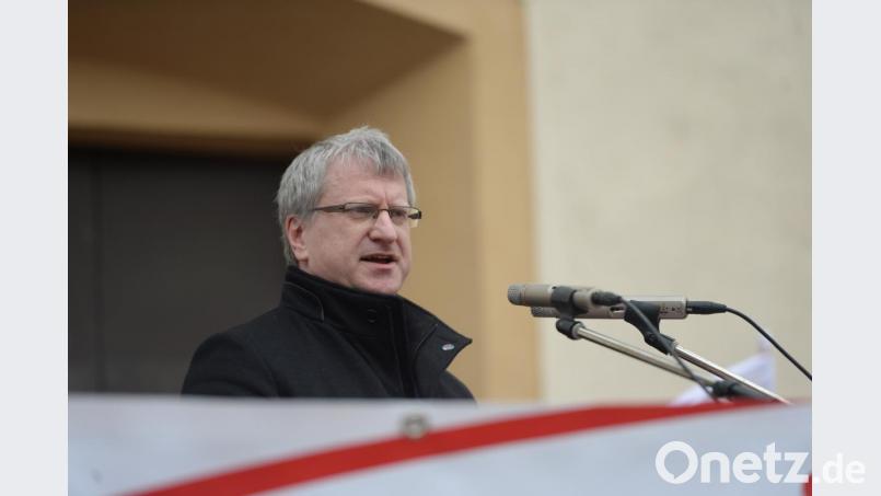 Alexander Gröbner, Oberpfälzer Verdi-Bezirksgeschäftsführer, war Hauptredner bei der Maikundgebung in Amberg. Bild: brü