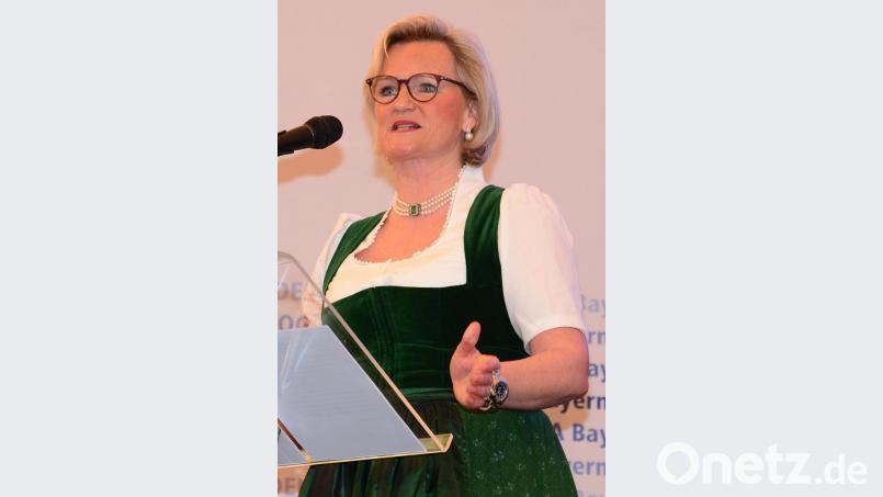 Bayerns DEHOGA-Präsidentin Angela Inselkammer begeisterte im Festzelt die Vertreter der Branche. Bild: exb