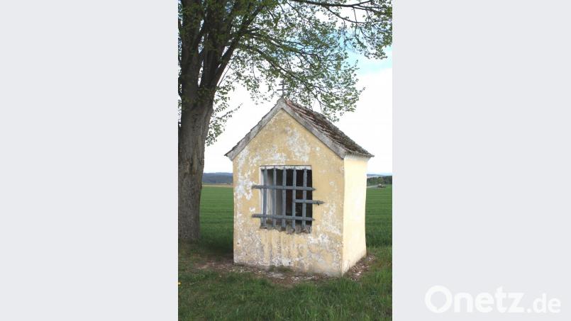 An exponierter Stelle liegt die Schmiedkapelle am Forst, die sich im Eigentum der Stadt befindet. Bild: lg