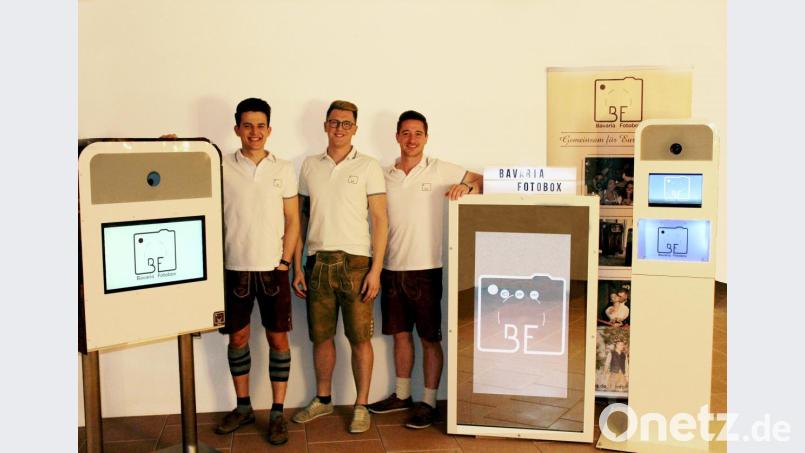 Es läuft für die drei jungen Unternehmer der Bavaria Fotobox. Die drei Freunde sind drei erfolgreiche Geschäftspartner geworden. Bild: exb