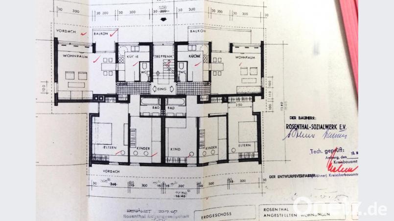Ein Plan des Grundrisses der Mietwohnungen. Auffällig ist die planerische Symmetrie und auch die obligatorische Wanddurchreiche von der Küche zum Esstisch fehlt nicht. Bild: zm