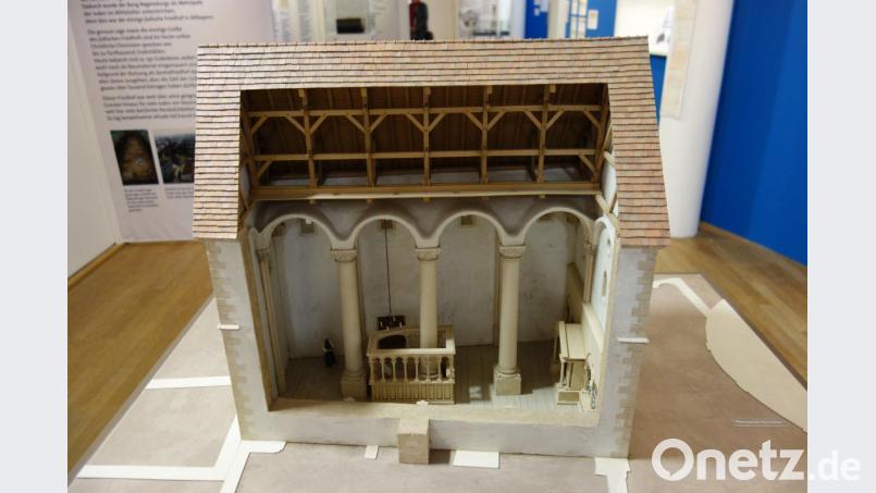 Zur Schau „Regensburg – Mittelalterliche Metropole der Juden“ gehört auch ein Modell der einstigen Synagoge. Bild: Susanne Wolke