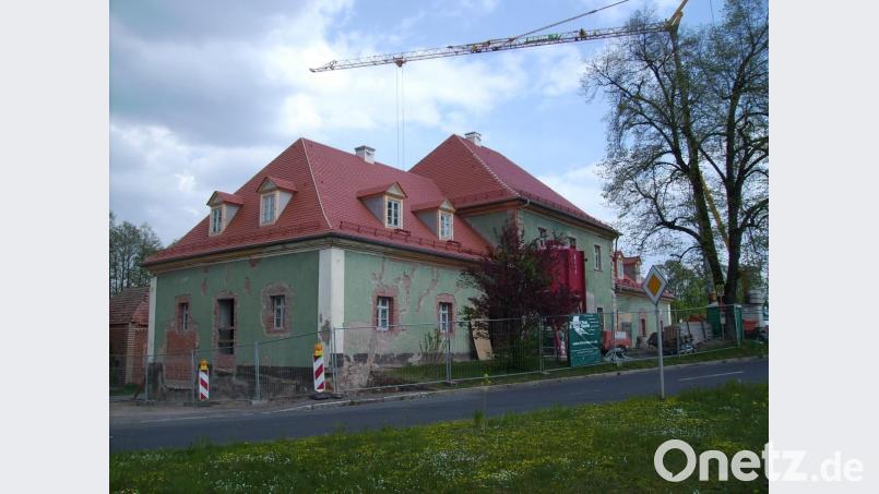 Zufrieden äußert sich Bürgermeisterin Carmen Pepiuk über den Baufortschritt im früheren &quot;Memory&quot;. Am 19. Mai sollen die Bürger Gelegenheit zu einem Blick &quot;hinter die Kulissen&quot; erhalten. Bild: bjp