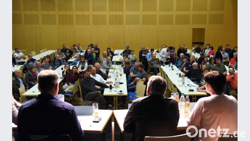 BDM Podiumsdiskussion Milchbauern und Gesellschaft - mit Europa in die Zukunft Bild: bgm