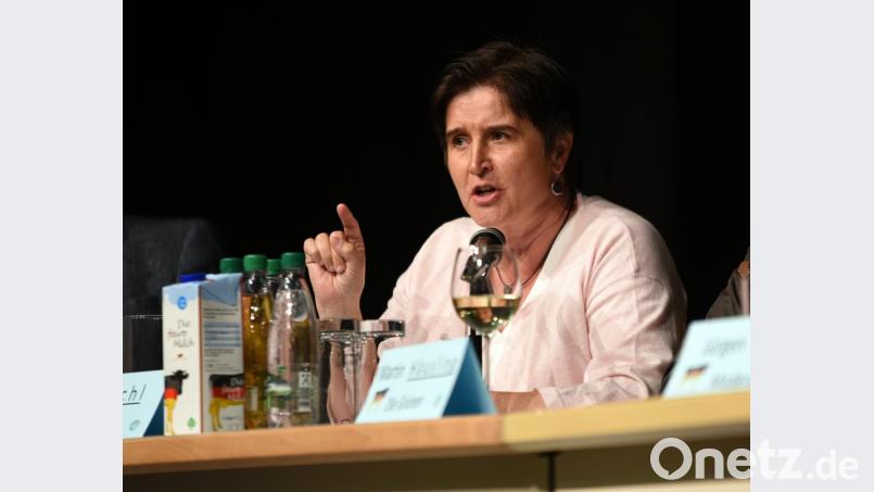 BDM Podiumsdiskussion Milchbauern und Gesellschaft - mit Europa in die Zukunft: Maria Noichl (MdEP SPD). Bild: bgm