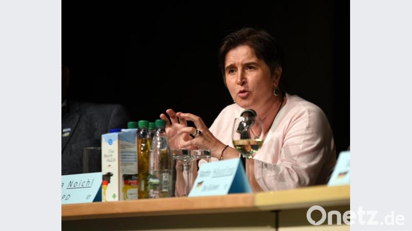 BDM Podiumsdiskussion Milchbauern und Gesellschaft - mit Europa in die Zukunft Bild: bgm