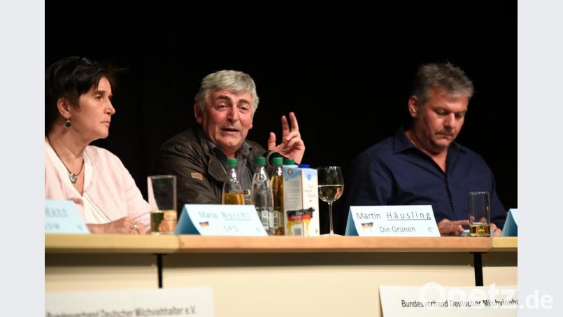 BDM Podiumsdiskussion Milchbauern und Gesellschaft - mit Europa in die Zukunft Bild: bgm