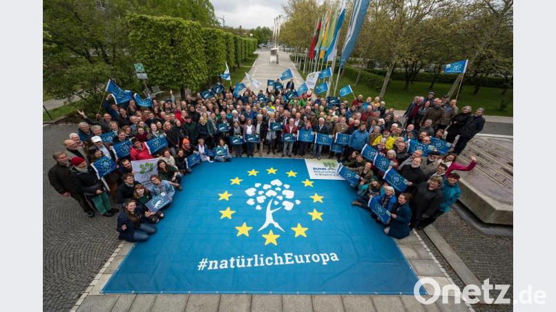 Die Teilnehmer der Delegiertenversammlung 2019 des Bund Naturschutz machten sich am Wochenende in Weiden stark für ein umweltgerechtes Europa. Bild: Toni Mader