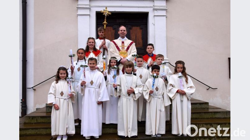 Die Erstkommunionkinder aus der Pfarreiengemeinschaft Hohenburg, Adertshausen und Allersburg an ihrem besonderen Tag. Bild: bö